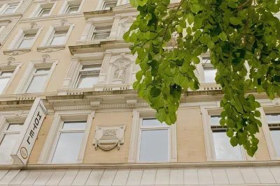 Hotel Lumen am Hauptbahnhof Hotels near Hamburger Kunsthalle