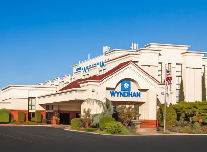 Wyndham Visalia