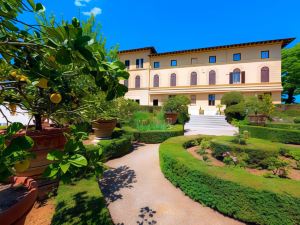 Villa Scacciapensieri Boutique Hotel