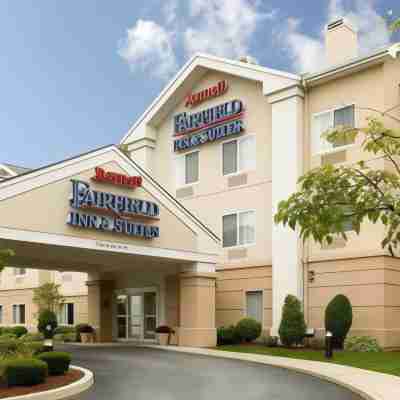 Fairfield Inn & Suites by Marriott Boston Milford Hotel Exterior