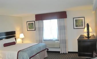 Super 8 by Wyndham Saskatoon Near Downtown