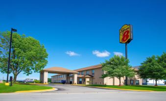 Super 8 by Wyndham Kokomo