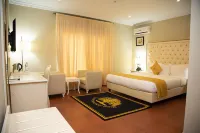 Oak Haven Hotel & Suites