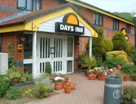 Days Inn by Wyndham Michaelwood M5