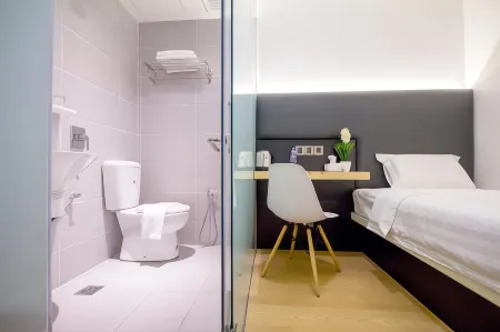 Mode Inn Icon City
