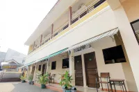 Roemah De' Poenk Các khách sạn ở Keprabon