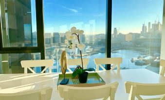 Melbourne Private Apartments - Collins Wharf Waterfront, Docklands