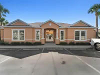 Priceless Peace at Serenity by Shine Villas, 081 Townhouse Hotels in Lake County