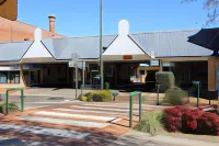 Inverell Motel - parking