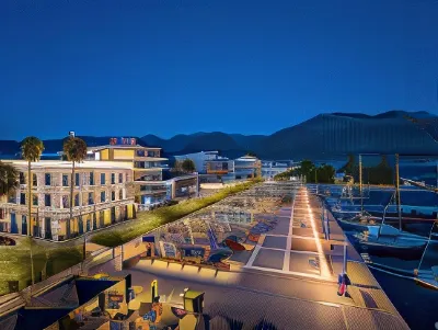 Grand Hotel Kalamata Отели рядом с достопримечательностью «Army Museum»