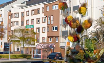 Brit Hotel Tours Sud – le Cheops