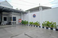 RedDoorz Syariah Near Perempatan Kartasura