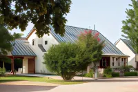 Gruene Cottages Hotels near Hausita Home Revival & Antique Market
