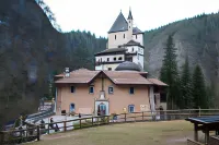 Hotel Rosa Resort Hotels in Ronzone