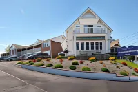 Cape Cod Harbor House Inn - 2-Star