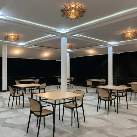 Ocam Ocam Casadyan Inn