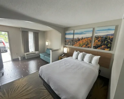 Days Inn & Suites by Wyndham Tuscaloosa - Univ. of Alabama Hotels in Tuscaloosa County