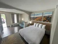 Days Inn & Suites by Wyndham Tuscaloosa - Univ. of Alabama - parking
