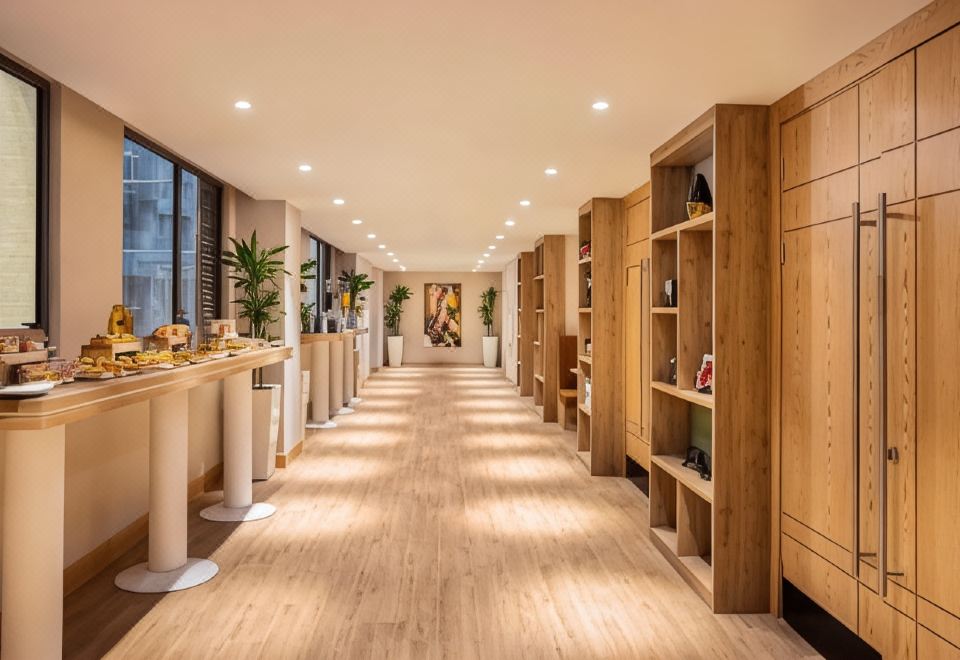 3. 힐튼 가든 인 ..