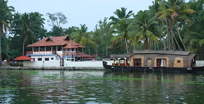 Chaandhni Lake View Hotels near Kidangamparambu Sree Bhuvaneswari Temple
