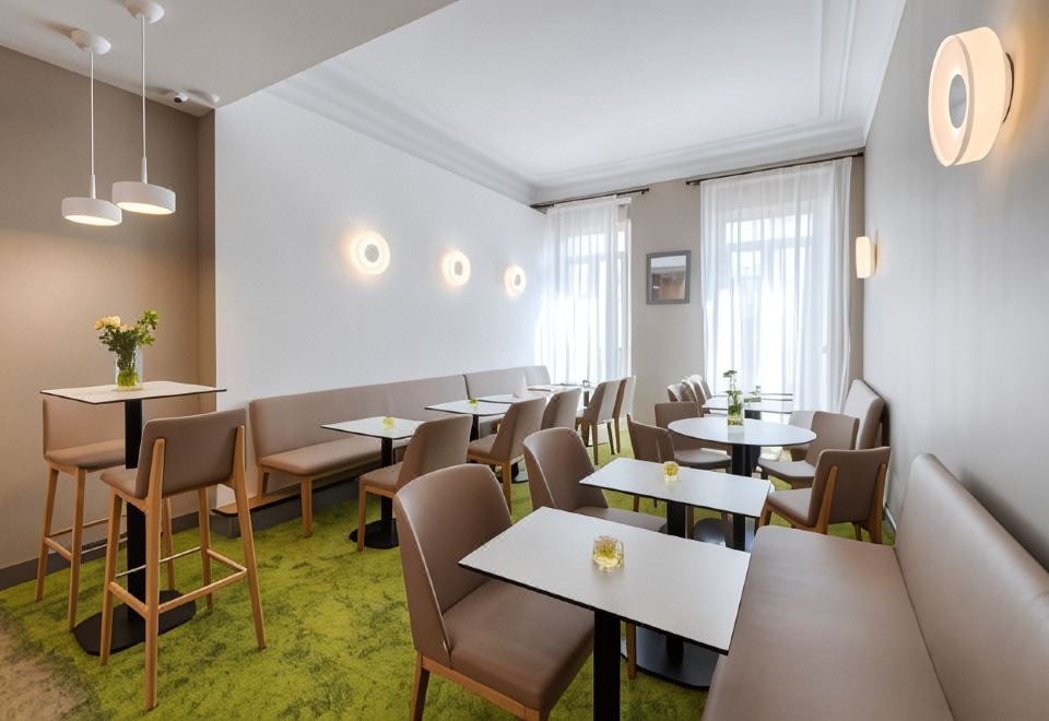 1. Hôtel la..