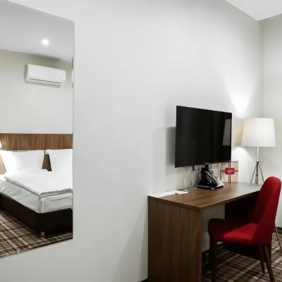 Albion Hotel Hotels near Pamyatnik I. V. Kurchatovu