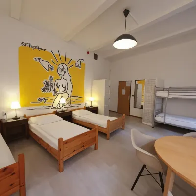 Die Fabrik - Hostel โรงแรมใกล้สะพานโอเบอร์เบาม