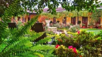 Hotel Aurora Hotels near Convento Capuchinas