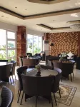 EM Royalle Hotel & Beach Resort - Boutique