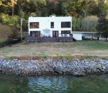 Located directly on the Tennessee River and minutes from downtown Chattanooga!
