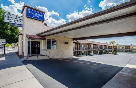 聖喬治北羅德威旅館 - 近先鋒公園