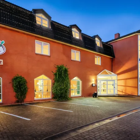 Hotel Apfelblüte Отели рядом с достопримечательностью «Рюгенский мост»