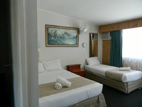 Coachman Motel Hotel di 
