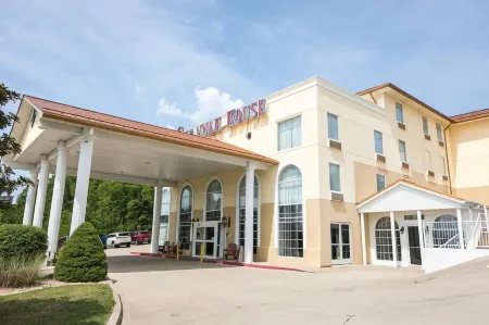 Savannah House Hotel Отели в г. Джаспер Тауншип