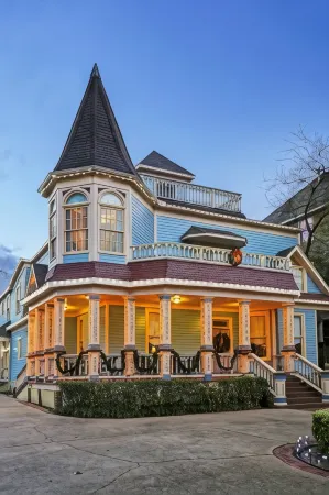 Sara's Inn on the Boulevard