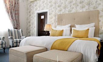 Silver Oaks Boutique Hotel