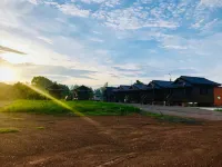 We Care Resort Hotel di Wichian Buri