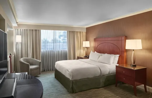 阿克倫費爾勞恩希爾頓逸林酒店