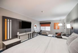 Clarion Pointe Marshall