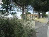 DETACHED COUNTRY HOUSE WEEKLY RENTAL PLOT 2400 M2 WOODED FENCED Hotel a Barjac