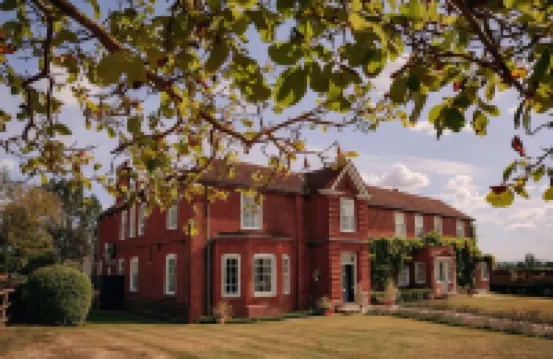 唐納姆霍爾酒店 酒店