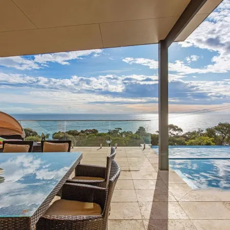 The Ocean s Edge   Luxury Entertainer with Views
