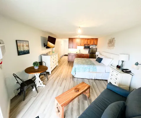 Sandy Beach and Outdoor Heated Pool - Charming Coastal Hideaway Hotels in Acme Township