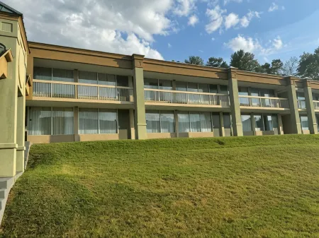 Baymont by Wyndham Harriman