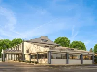 AmericInn by Wyndham Woodstock IL Hotel a Harvard