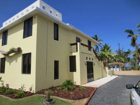 Private Beachfront  Home - Resort Like Property - Weather Guarantee