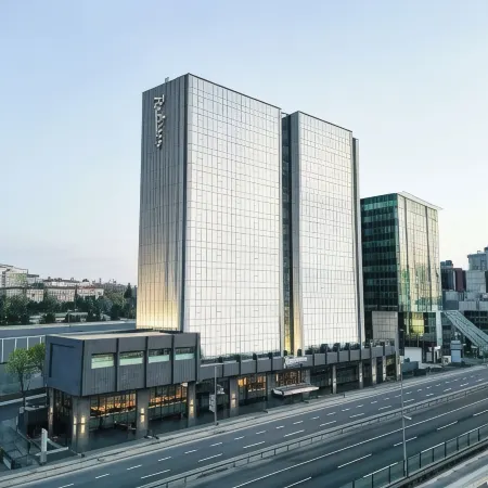 Radisson Hotel Istanbul Merter Отели рядом с достопримечательностью «Станция метро Otogar»