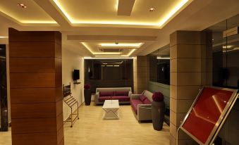 Iswarya Residency