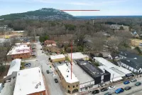 Walk to Stone Mountain Park! Boutique Loft Downtown Stone Mountain GA