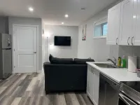 Guest Suite in Regina - Queen Bed 리자이나 호텔